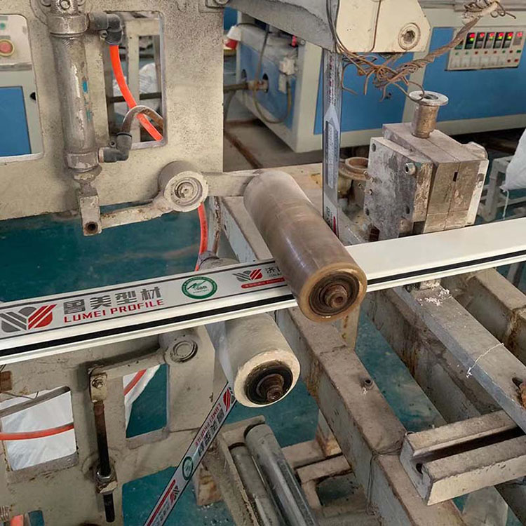 Perfiles Laminados Folio uPVC Color Madera Negro Perfiles Laminados Folio uPVC Color Madera Negro