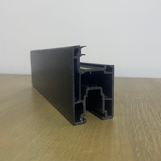 Perfiles de pvc de coextrusión de capa negra blanca de doble color Double color white black layer co-extrusion pvc profiles